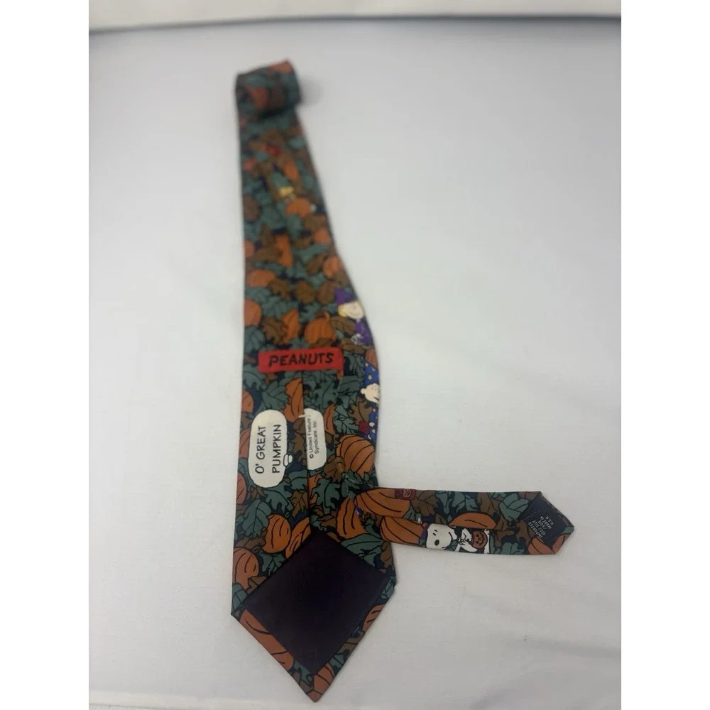 Peanuts Men's Necktie Tie Halloween O' Great Pumpkin Snoopy Charlie Brown 58